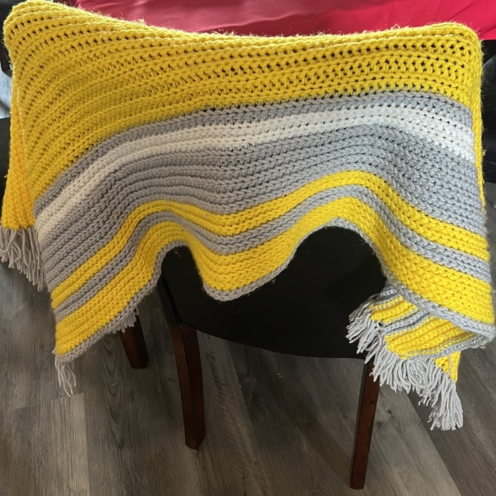 Vintage Native-made baby blanket, EUC - Picture 1 of 2